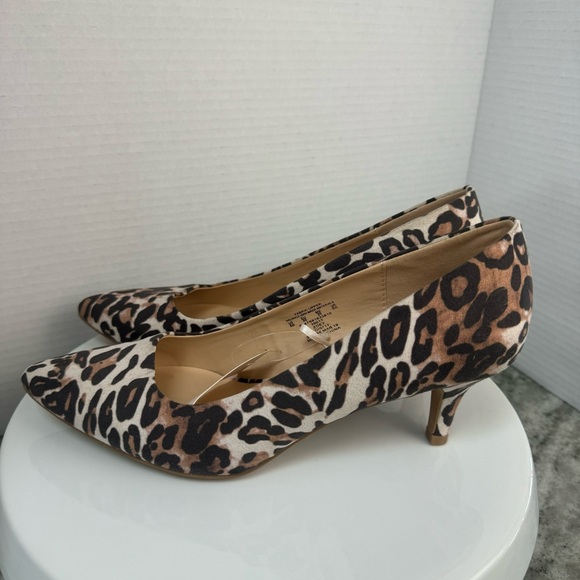 Jaclyn Smith leopard print pumps vintage y2K size 8 NWT - Picture 4 of 8